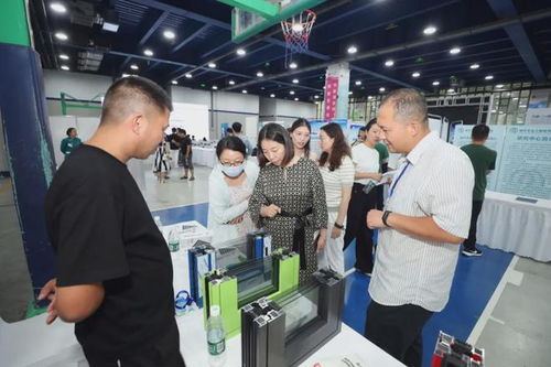 才聚二七 智創(chuàng)未來 2025碳中和技術(shù)交流暨政校企合作大會圓滿落幕 黃河科技學院引領(lǐng)零碳校園新實踐